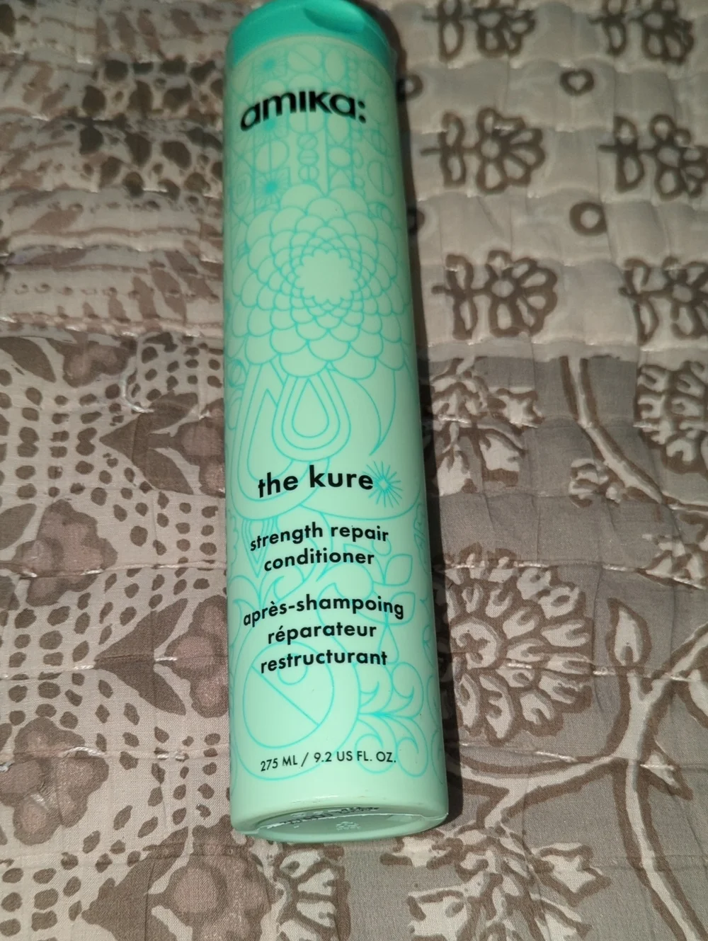 amika The Kure Strength Repair Conditioner - mint green